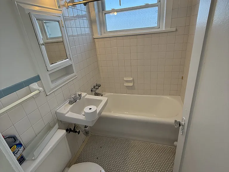2118 Delaware Avenue — Photo 7