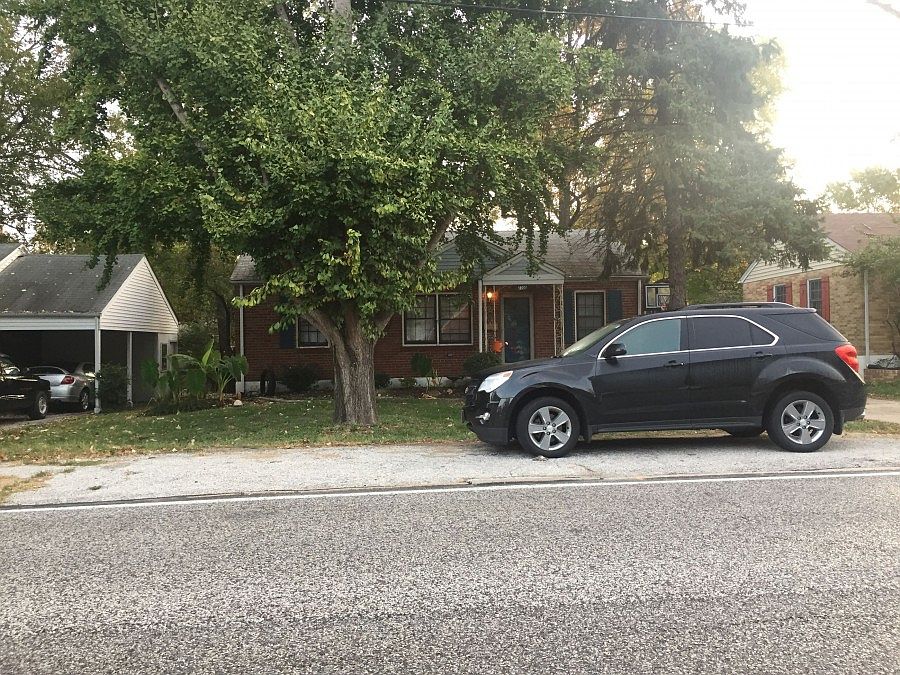 2nd image of 1200 S New Florissant Rd