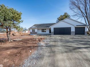 2448 Little Rapids Rd, De Pere, WI 54115