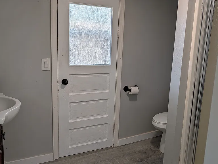 32 N Midland Blvd — Photo 11