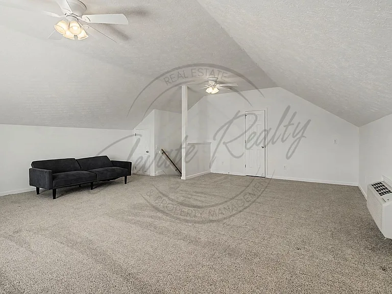 105 Edgeview Dr — Photo 16