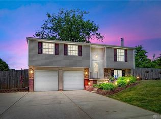 5220 Gander Rd W, Dayton, OH 45424