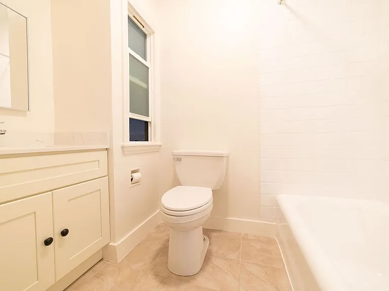 633 Cleveland St — Photo 11