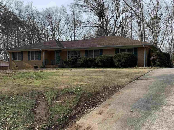 554 Rhodes Dr, Elberton, GA 30635