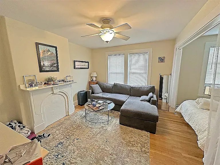 428 E 3rd St #1 — Photo 10