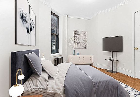 3rd image of 311 E 93rd St #4B