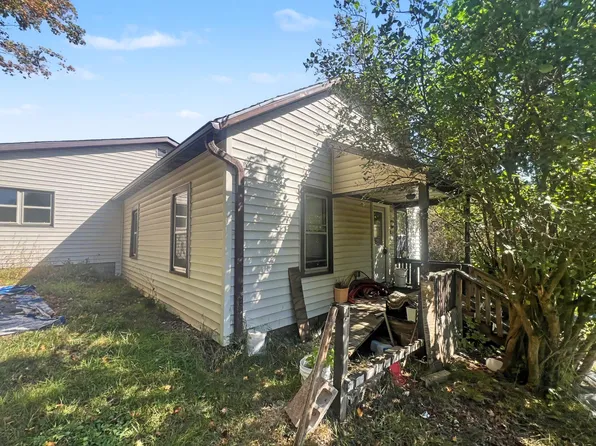 106 3rd St, Crystal Falls, MI 49920