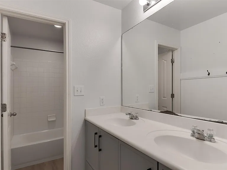 600 S Frontier Ln — Photo 24