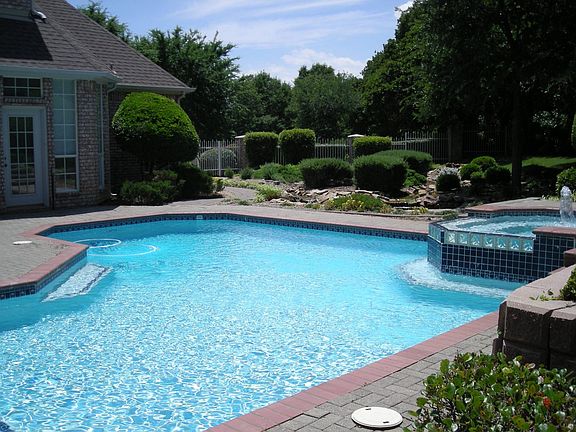 3rd image of 1907 Seaview Dr