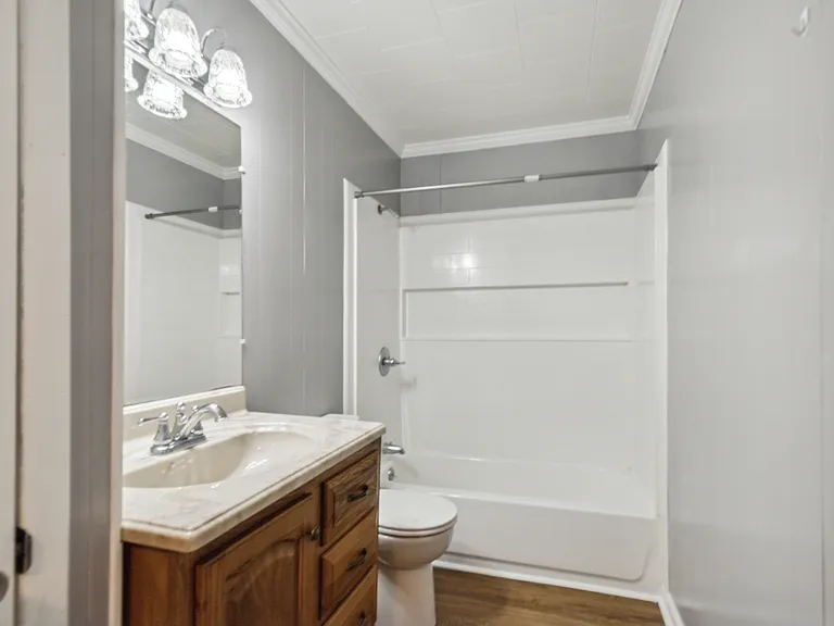319 W Railroad St — Photo 10