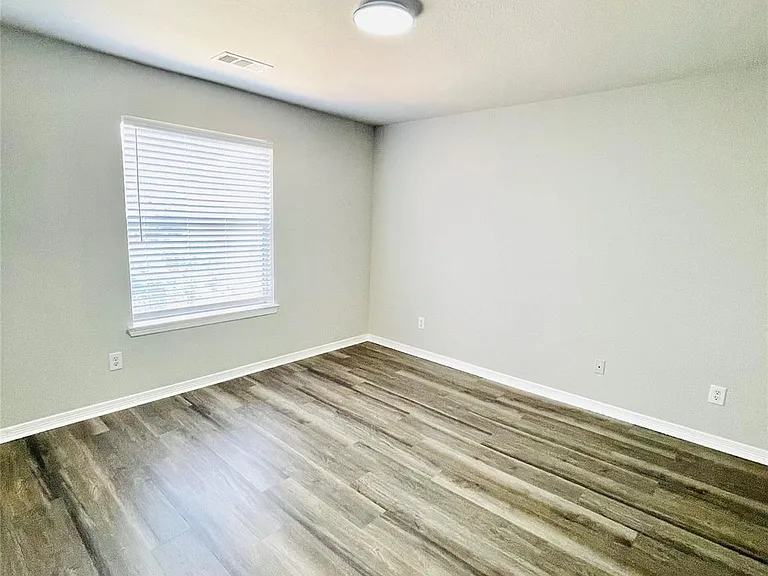 1719 Park Forest Dr — Photo 35