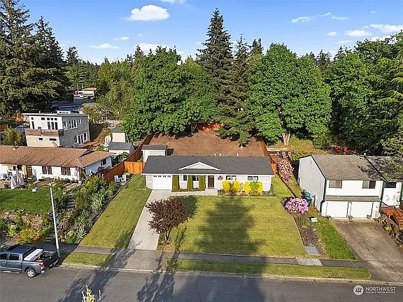 4th image of 10102 162nd Ave NE