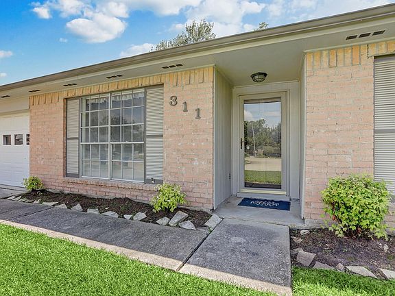 3rd image of 311 Countryside Dr