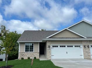 621 Hillside Dr, Tiffin, IA 52340