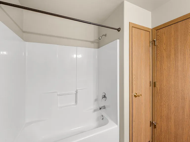 1508 Spruce Dr NE — Photo 11