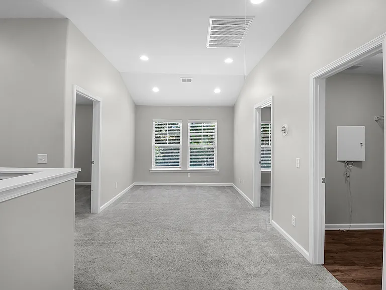 224 Willow Point Cir — Photo 32