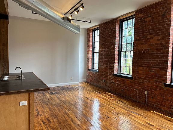 5th image of 265 N Queen St #101