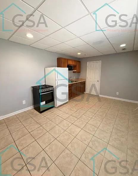 Studio, $550 — Photo 3