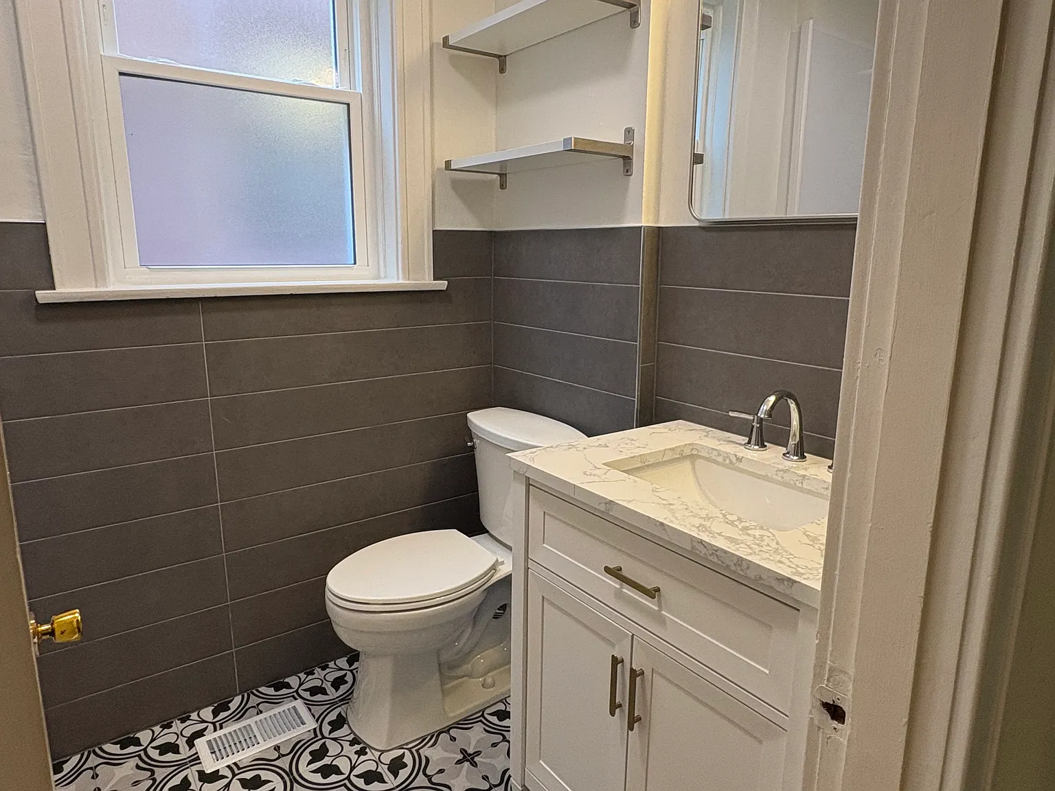 6301 Cates Ave — Photo 2