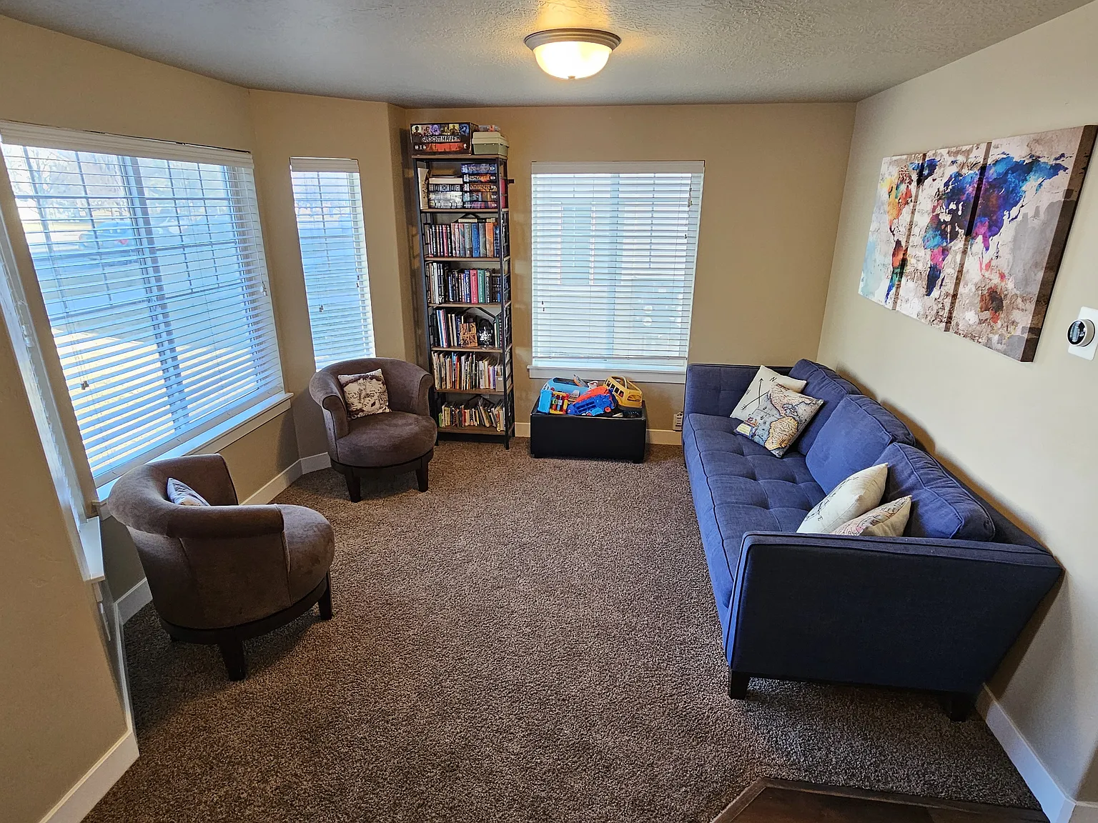 3 bed, 1720 sqft, $2,100 — Photo 2