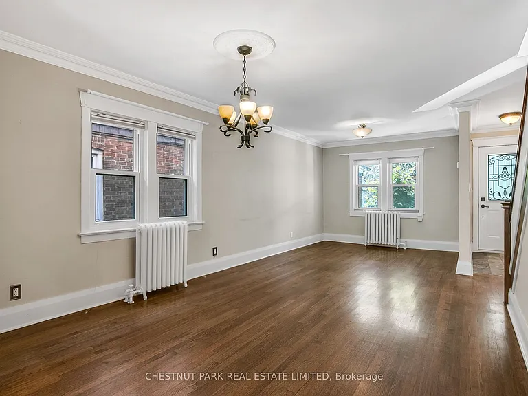 484 Merton St — Photo 14