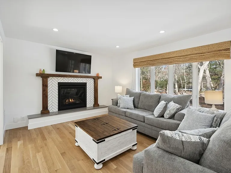 498 Springs Fireplace Rd — Photo 6