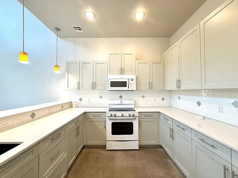 525 K St SW — Photo 2