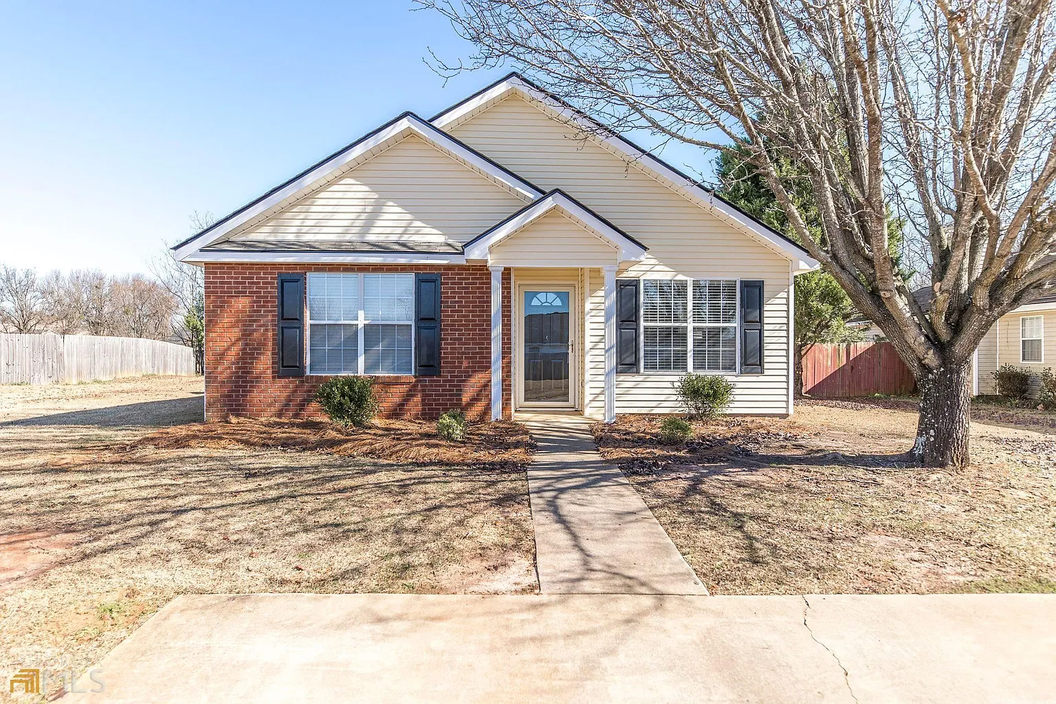 404 Chadwyck Cir photo 1