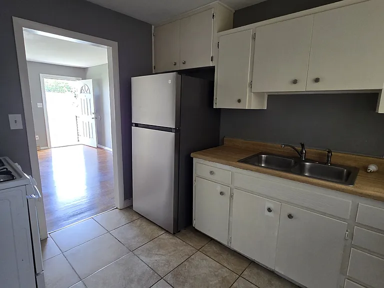 807 SW 6th St — Photo 12