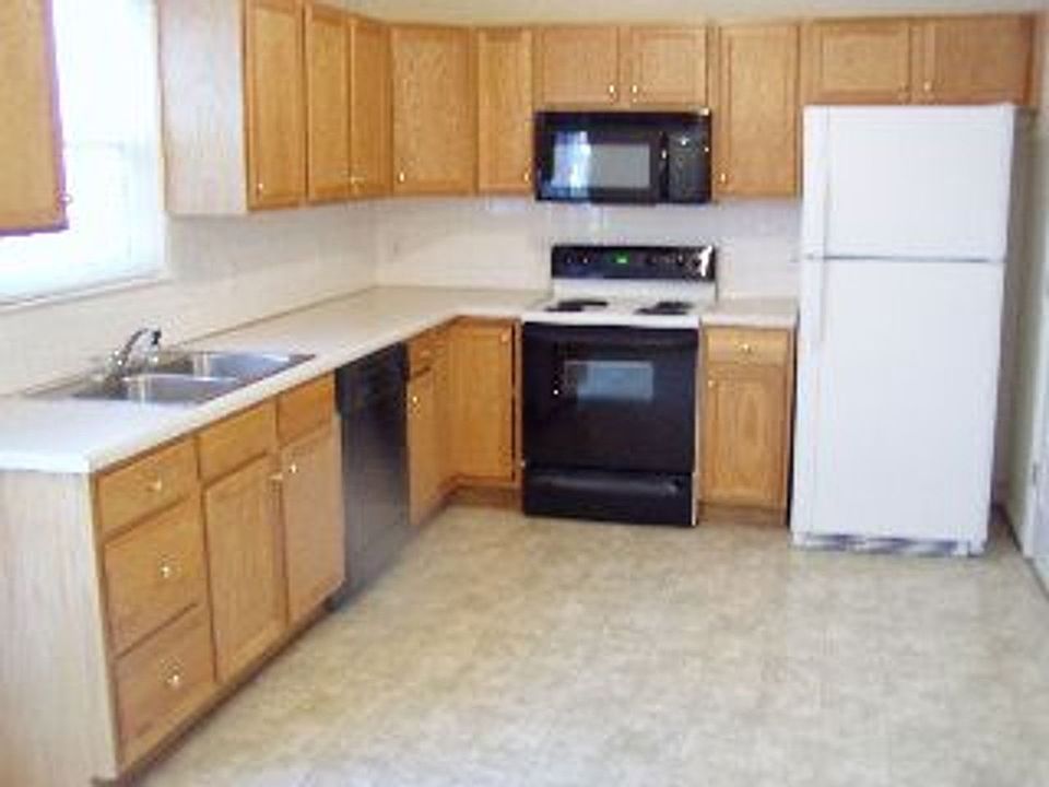2nd image of 24 Honeysuckle Ct