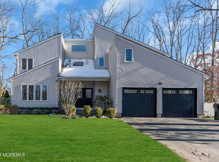 7 Lisa Dr, Tinton Falls, NJ 07712