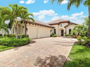 7434 Lantana Cir, Naples, FL 34119