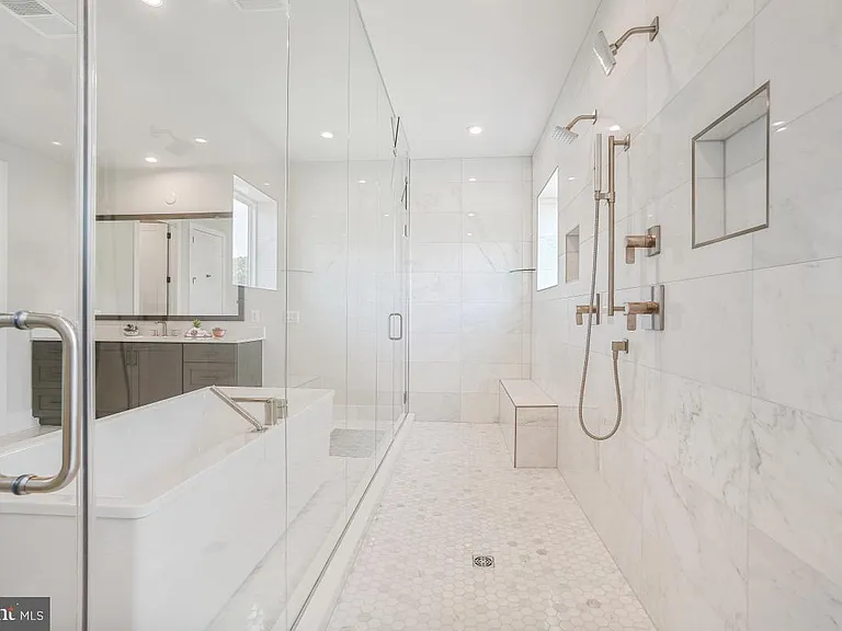 12321 Potomac Hunt Rd — Photo 46