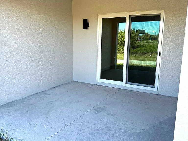 11138 Pendleton Ave — Photo 6