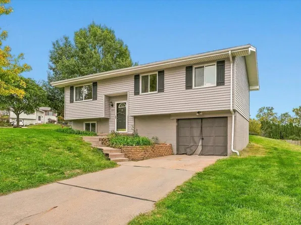 109 Glenbrook Dr, Glenwood, IA 51534