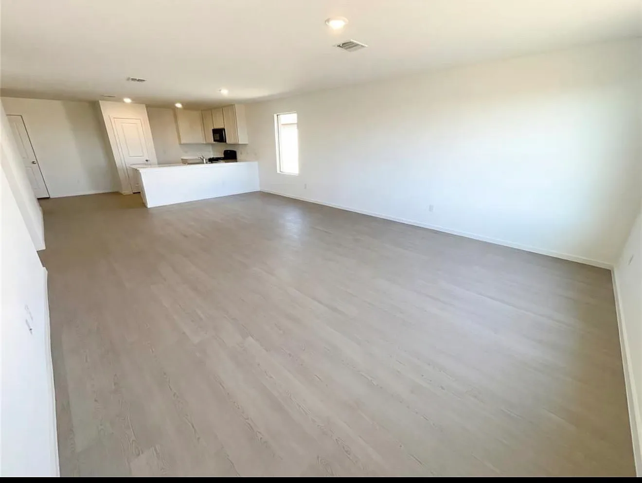 3 bed, 1508 sqft, $1,749 — Photo 3