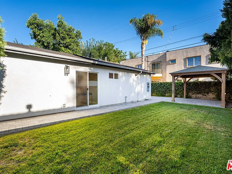 10726 Aqua Vista St — Photo 11