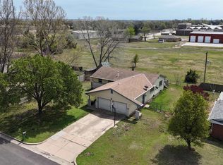503 E Akron Ave, Augusta, KS 67010