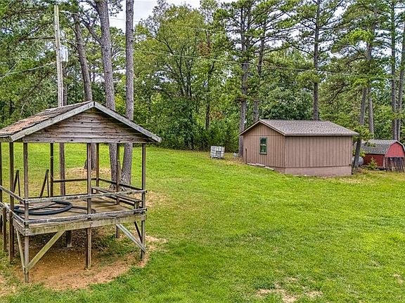 5th image of 18772 Davis Rd