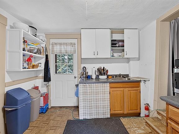 2nd image of 542-542 Wanoosnoc Rd #R
