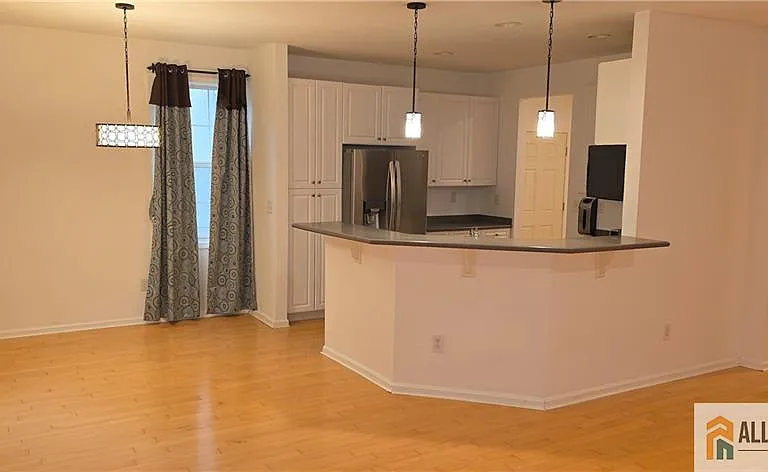 72 George Russell Way — Photo 3