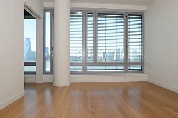 Sold by Battery Park Realty | media 6