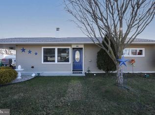 56 Old Brook Rd, Levittown, PA 19057