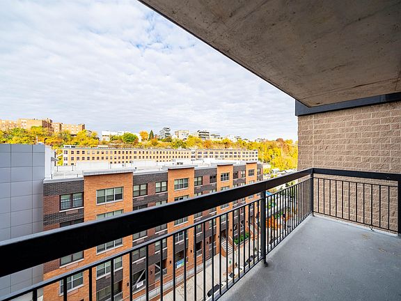 3rd image of 700 1st St APT 8Q