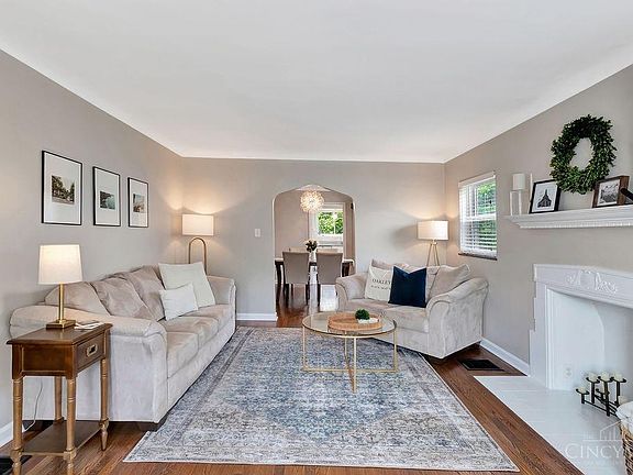 4th image of 3542 Harrow Ave