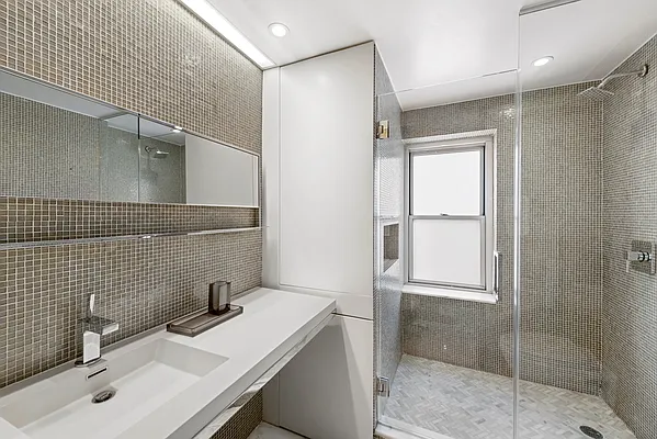 Sold by Nest Seekers International | media 27