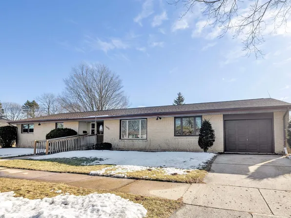 1404 Kilbourn St, Kewaunee, WI 54216