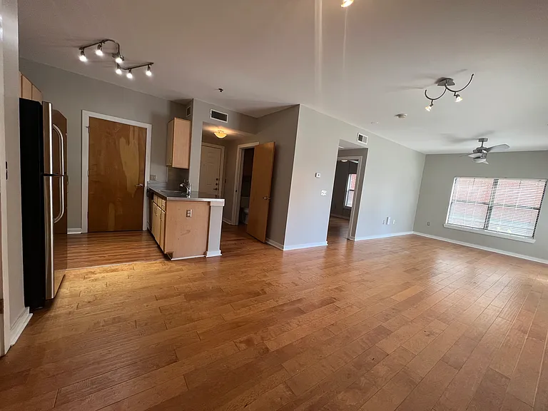 1803 Broadway #403 — Photo 3