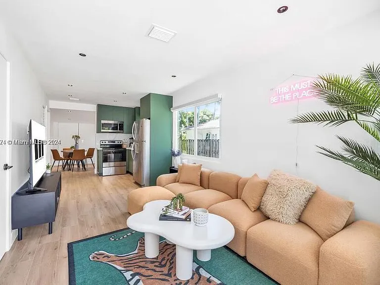 105 SW 4th Ave — Photo 6