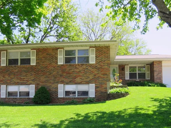 1604 Tamarack Dr, Saint Charles, MO 63301